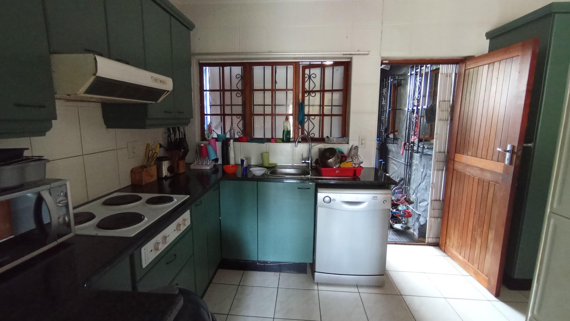 Kitchen - 17 square meters of property in Glen Hills