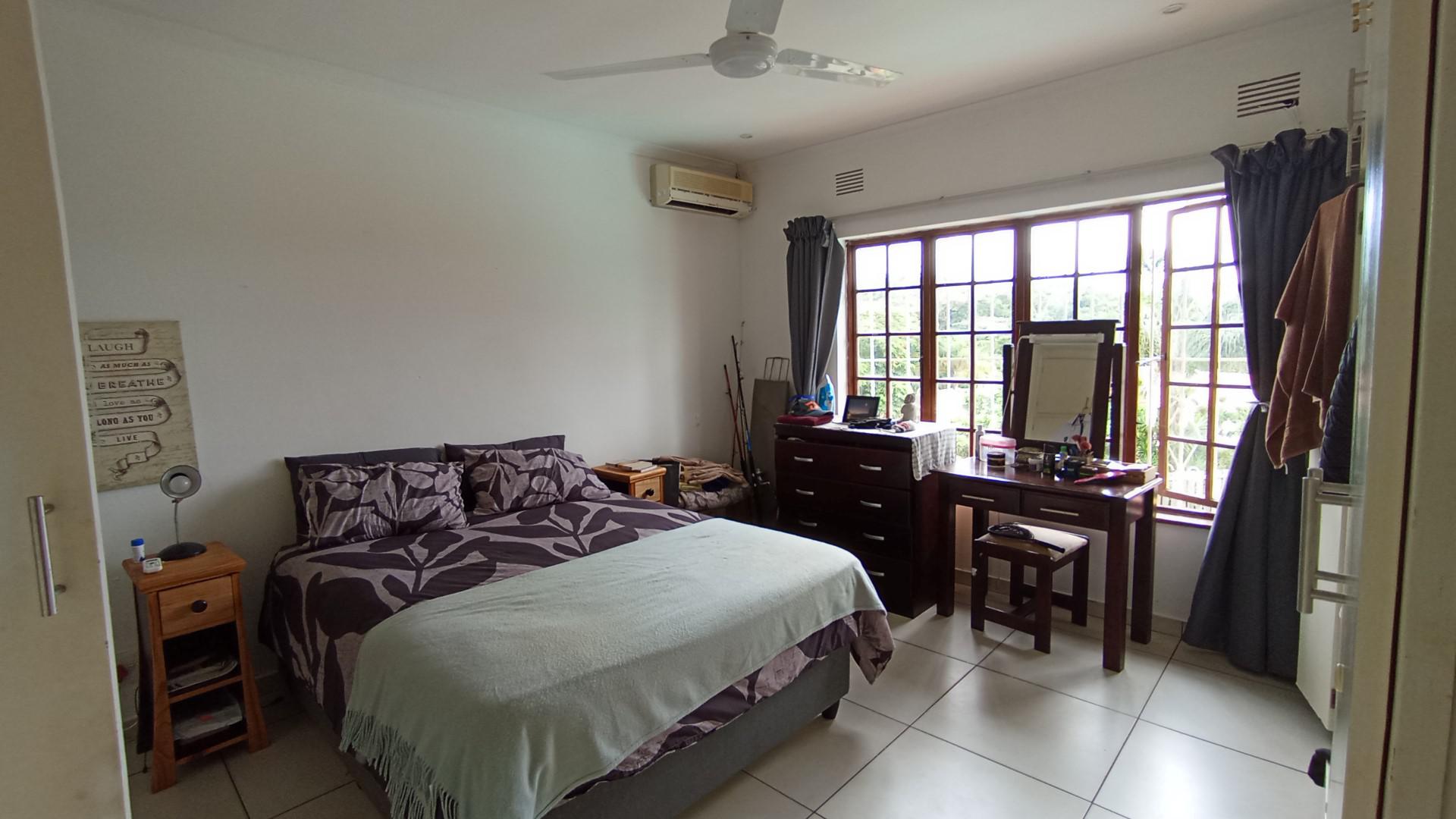 Main Bedroom - 23 square meters of property in Glen Hills