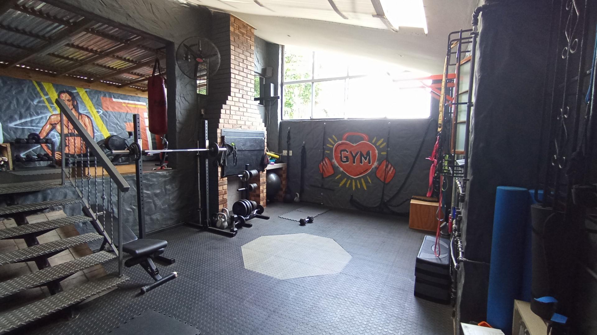 Entertainment - 56 square meters of property in Glen Hills