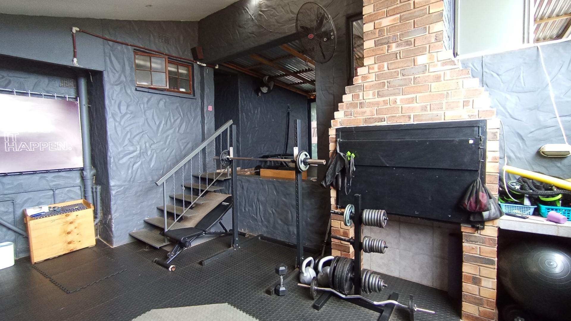 Entertainment - 56 square meters of property in Glen Hills