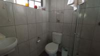 Bathroom 2 - 3 square meters of property in Glen Hills