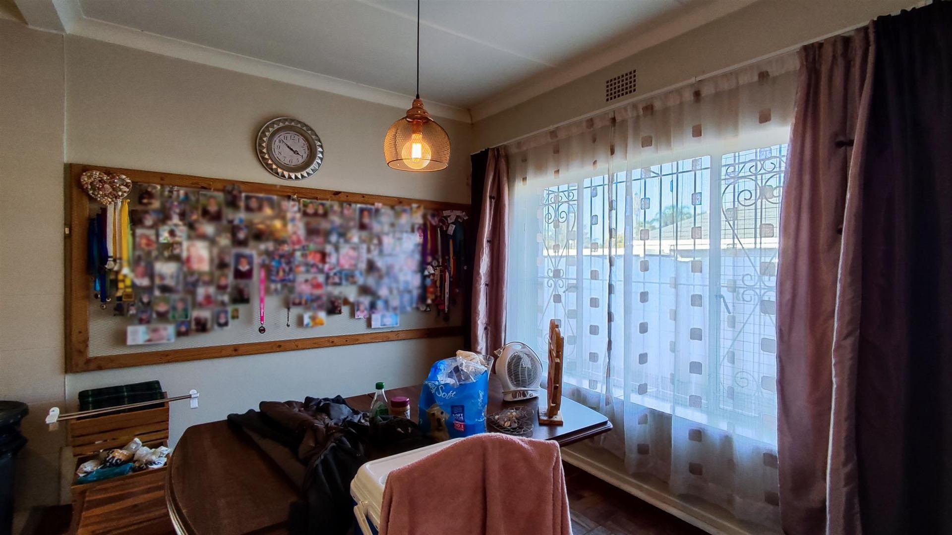 Dining Room - 11 square meters of property in Selcourt