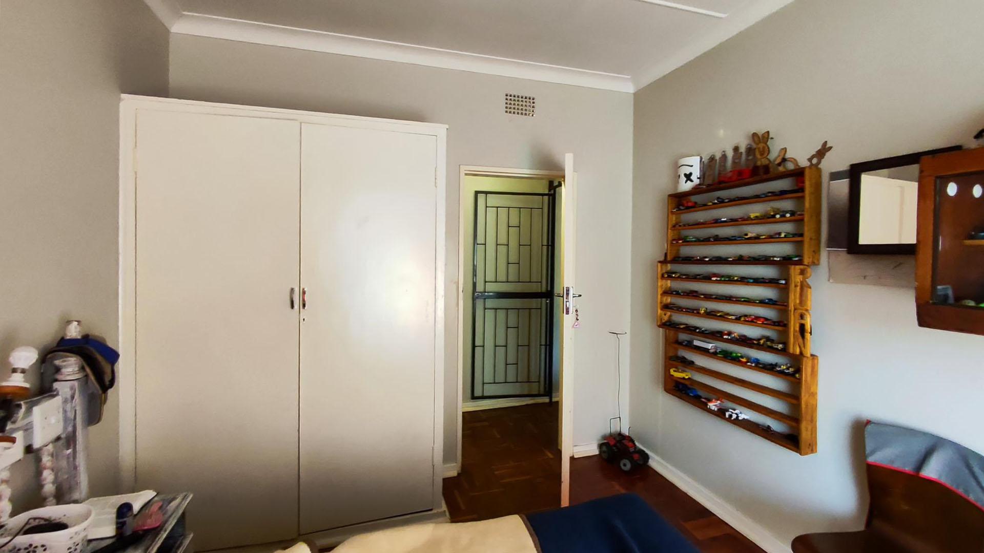 Bed Room 1 - 13 square meters of property in Selcourt