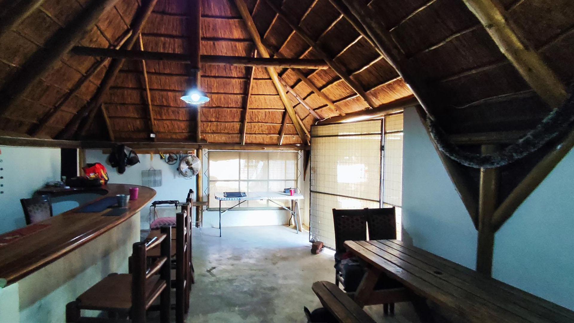 Entertainment - 40 square meters of property in Selcourt