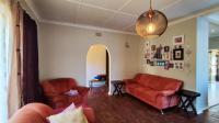 Lounges - 23 square meters of property in Selcourt