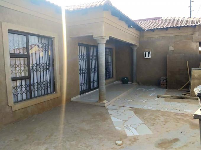 3 Bedroom House for Sale For Sale in Bram Fischerville - MR503710