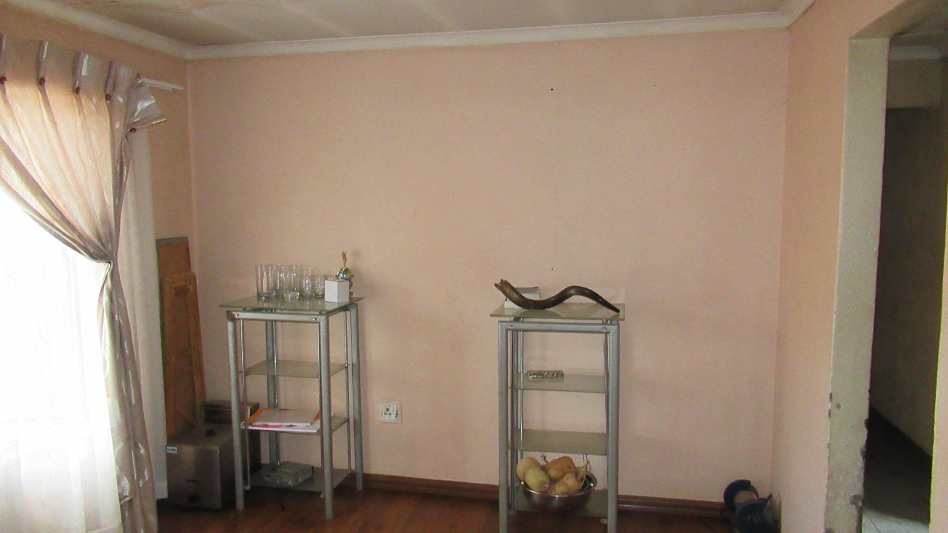 Dining Room - 11 square meters of property in Vosloorus