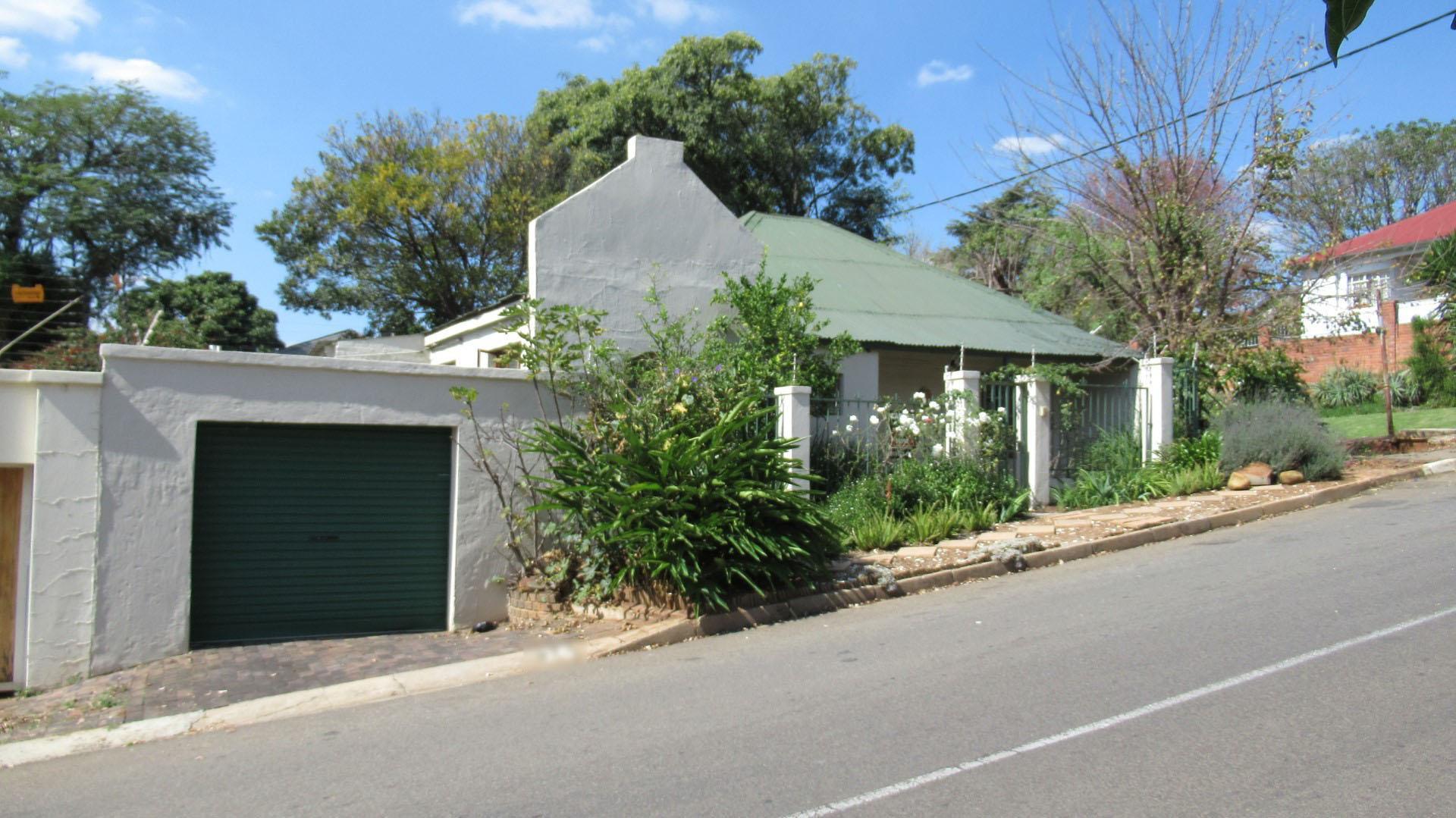 Front View of property in Melville