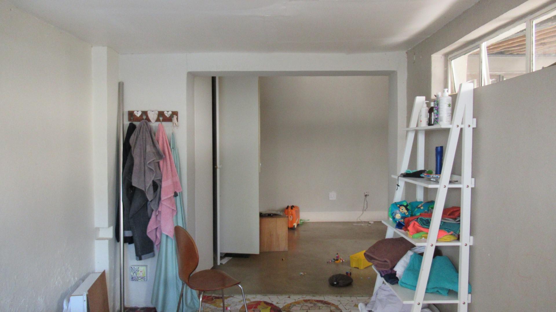 Bathroom 2 - 4 square meters of property in Melville