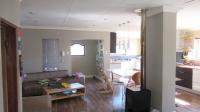Lounges - 13 square meters of property in Melville