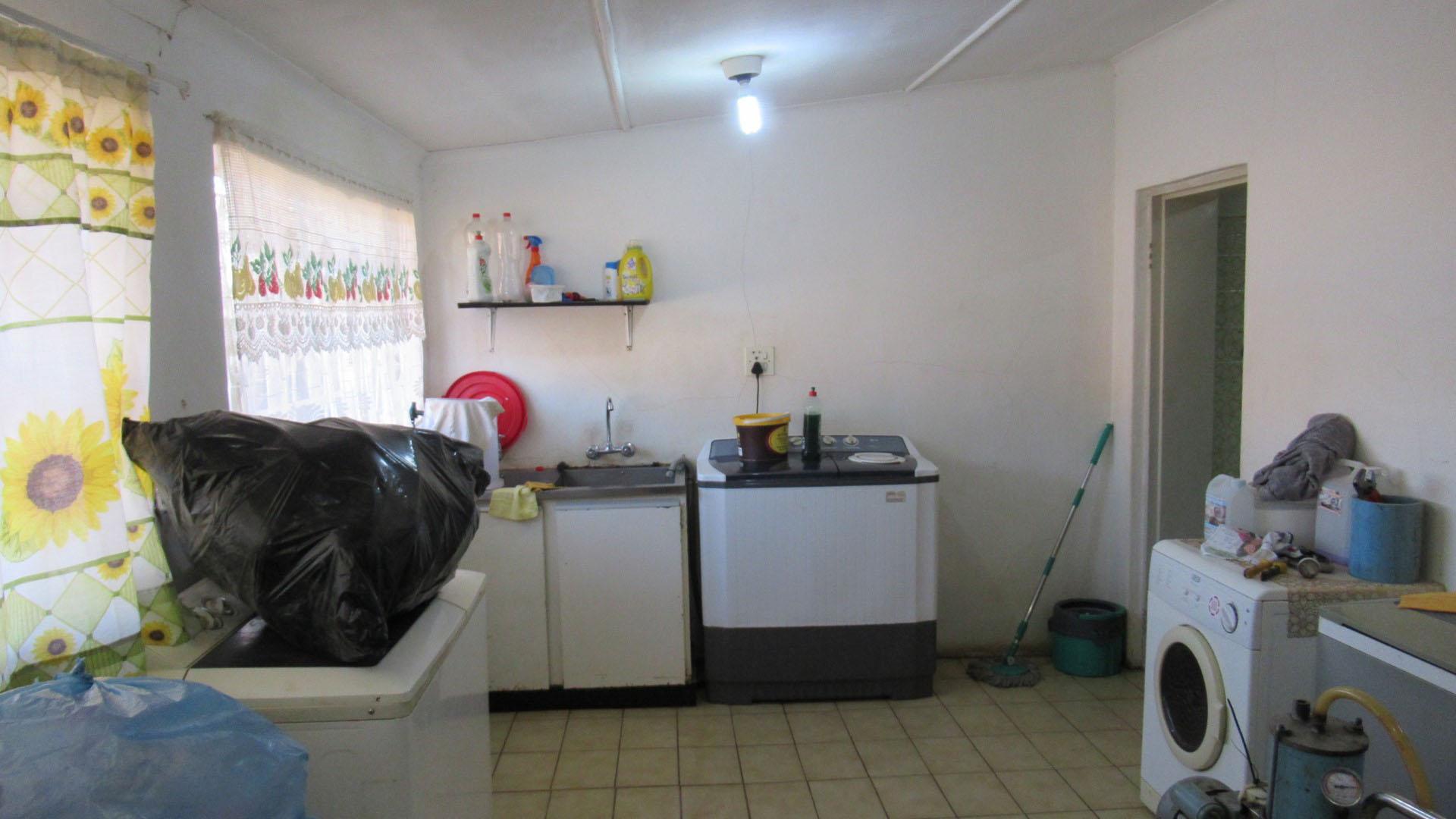 Rooms - 30 square meters of property in Waters Edge AH