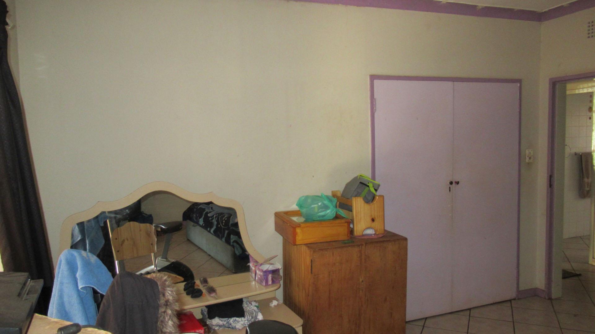 Bed Room 2 - 25 square meters of property in Waters Edge AH