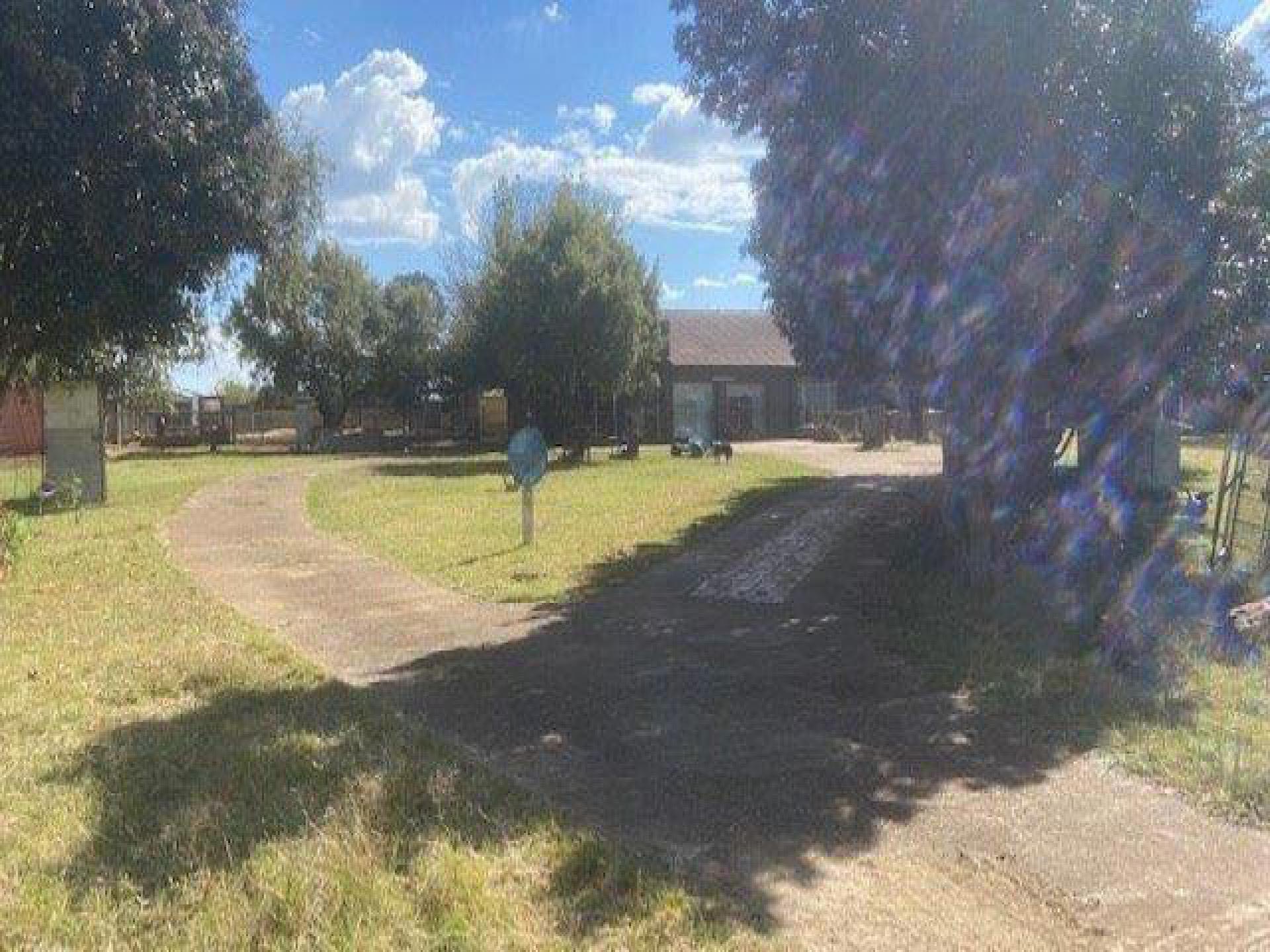 Front View of property in Waters Edge AH