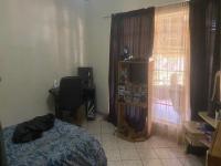 Bed Room 1 - 17 square meters of property in Waters Edge AH