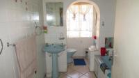 Bathroom 1 - 11 square meters of property in Waters Edge AH