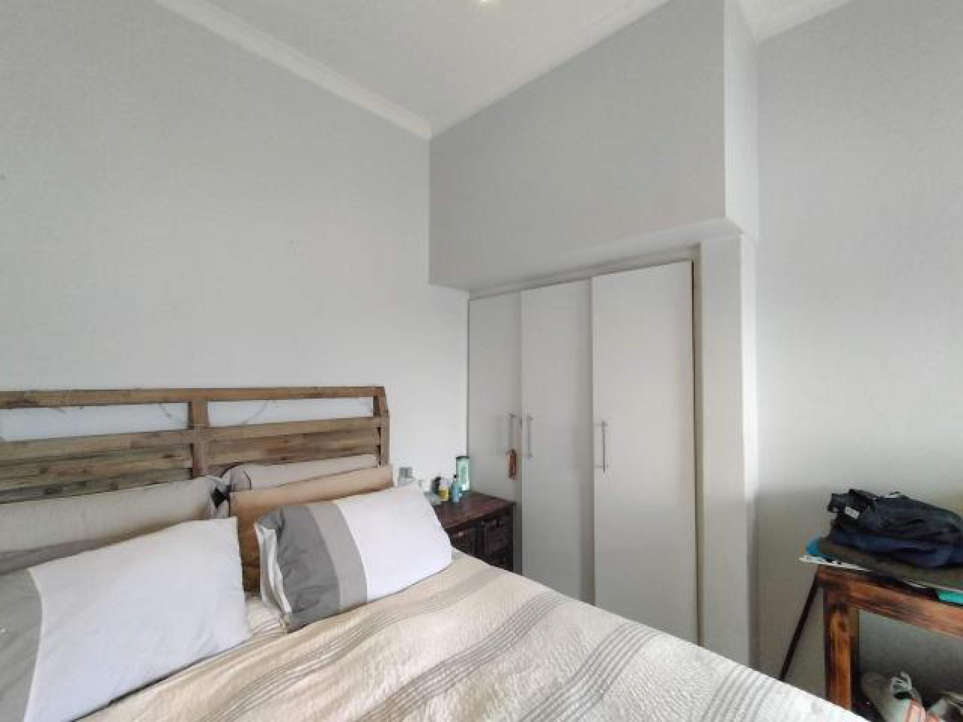 Bed Room 2 - 17 square meters of property in Zonnebloem