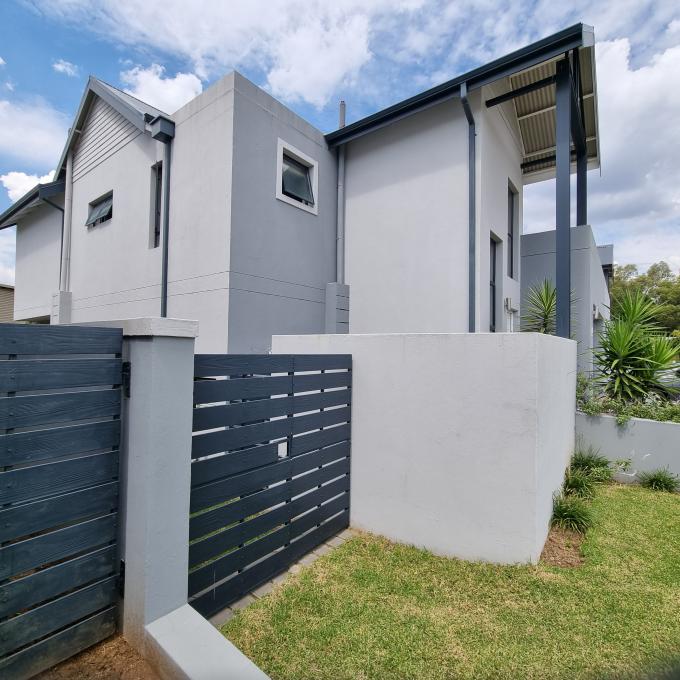 3 Bedroom House to Rent in Broadacres Property to rent M