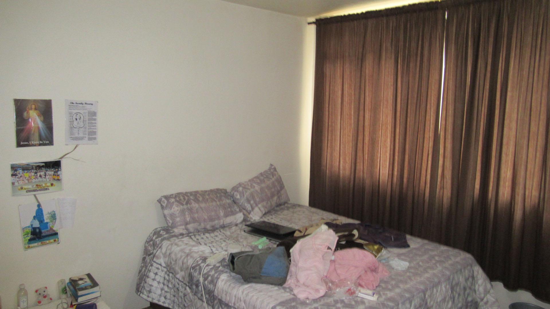 Bed Room 2 - 11 square meters of property in Florida Park