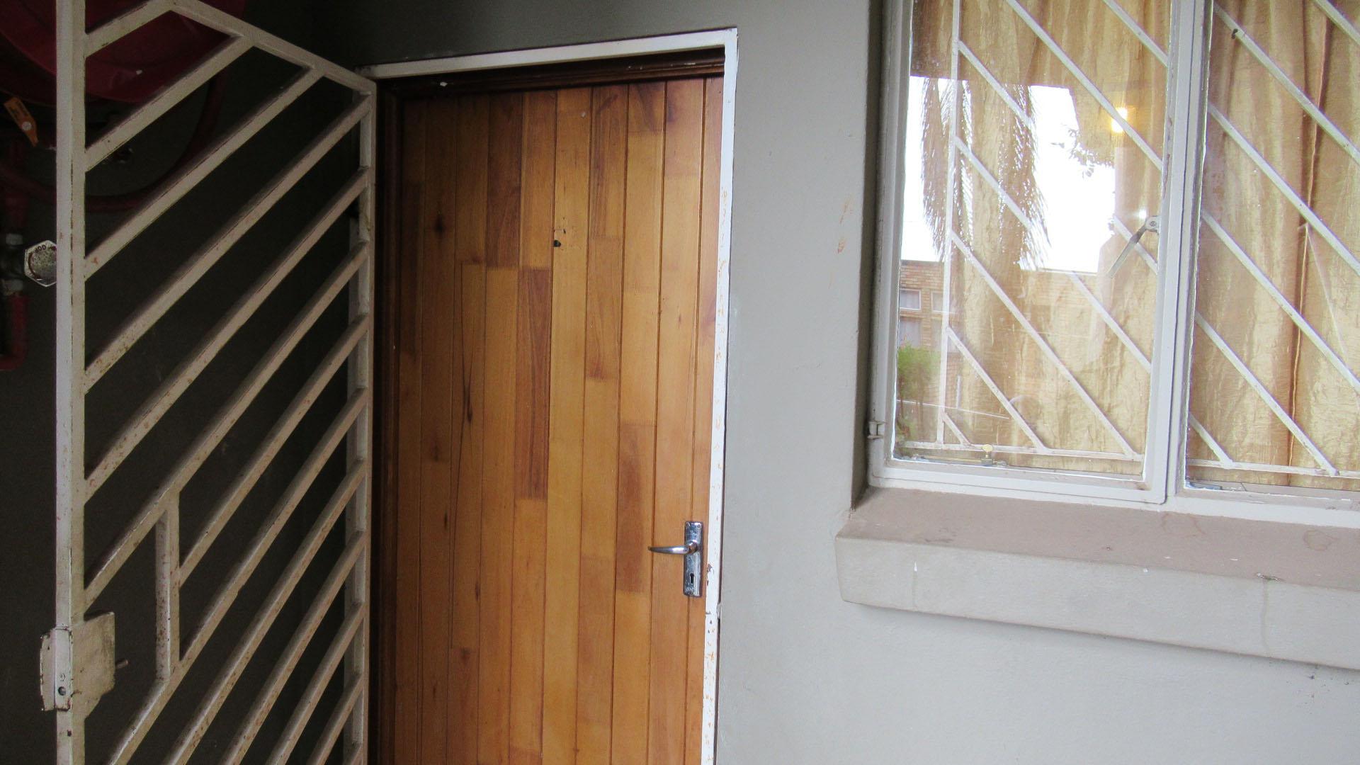 Front View of property in Florida Park