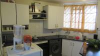 Kitchen - 8 square meters of property in Florida Park