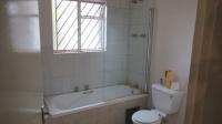 Bathroom 1 - 6 square meters of property in Florida Park