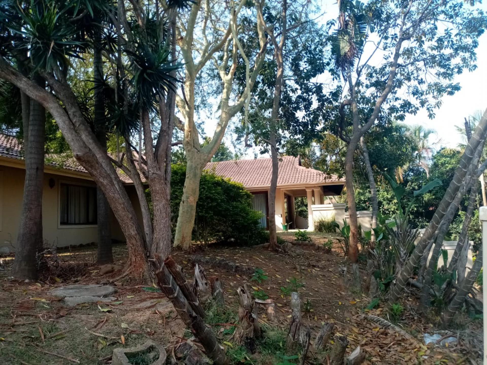 Front View of property in La Lucia