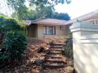 Front View of property in La Lucia