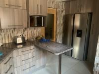 Kitchen - 13 square meters of property in Soshanguve East