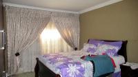 Bed Room 1 - 18 square meters of property in Soshanguve East