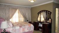 Main Bedroom - 25 square meters of property in Soshanguve East