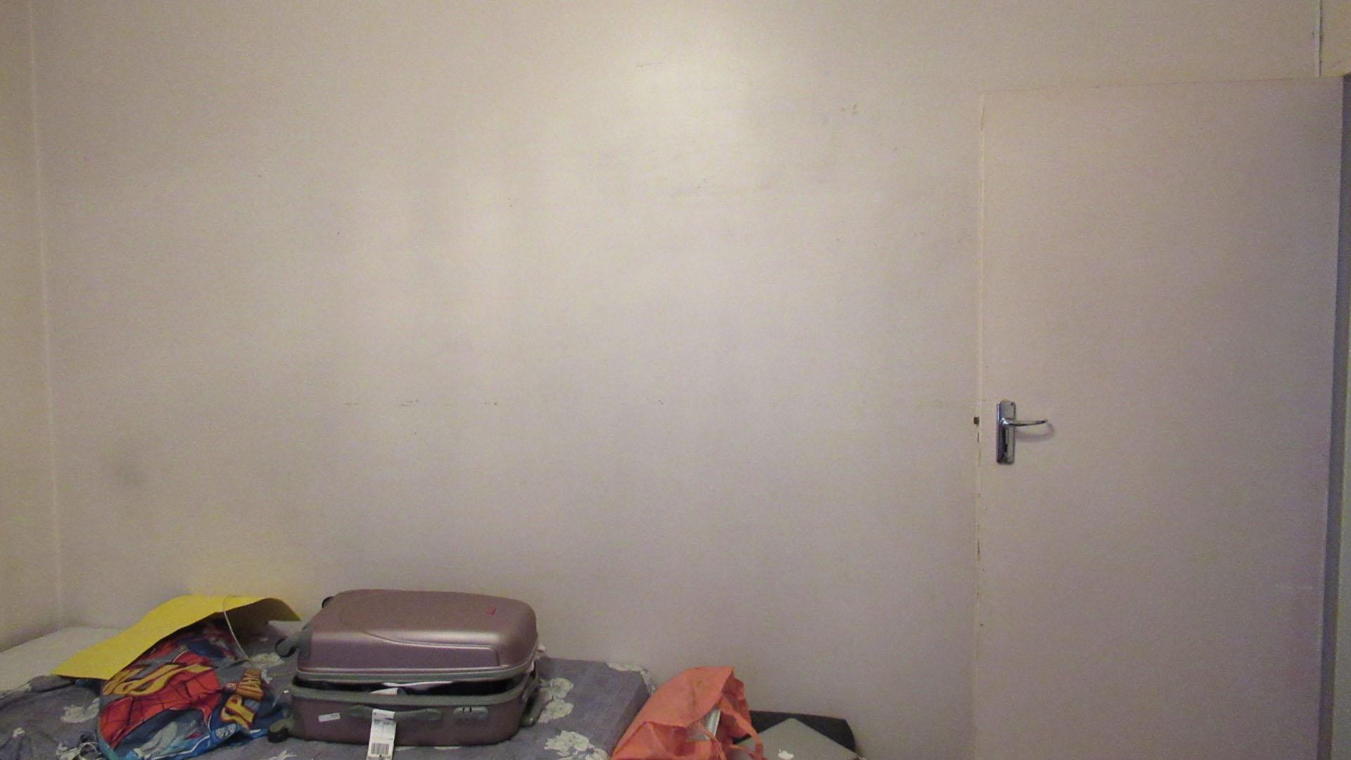 Bed Room 2 - 16 square meters of property in Bezuidenhout Valley