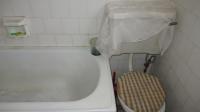 Bathroom 1 - 6 square meters of property in Bezuidenhout Valley