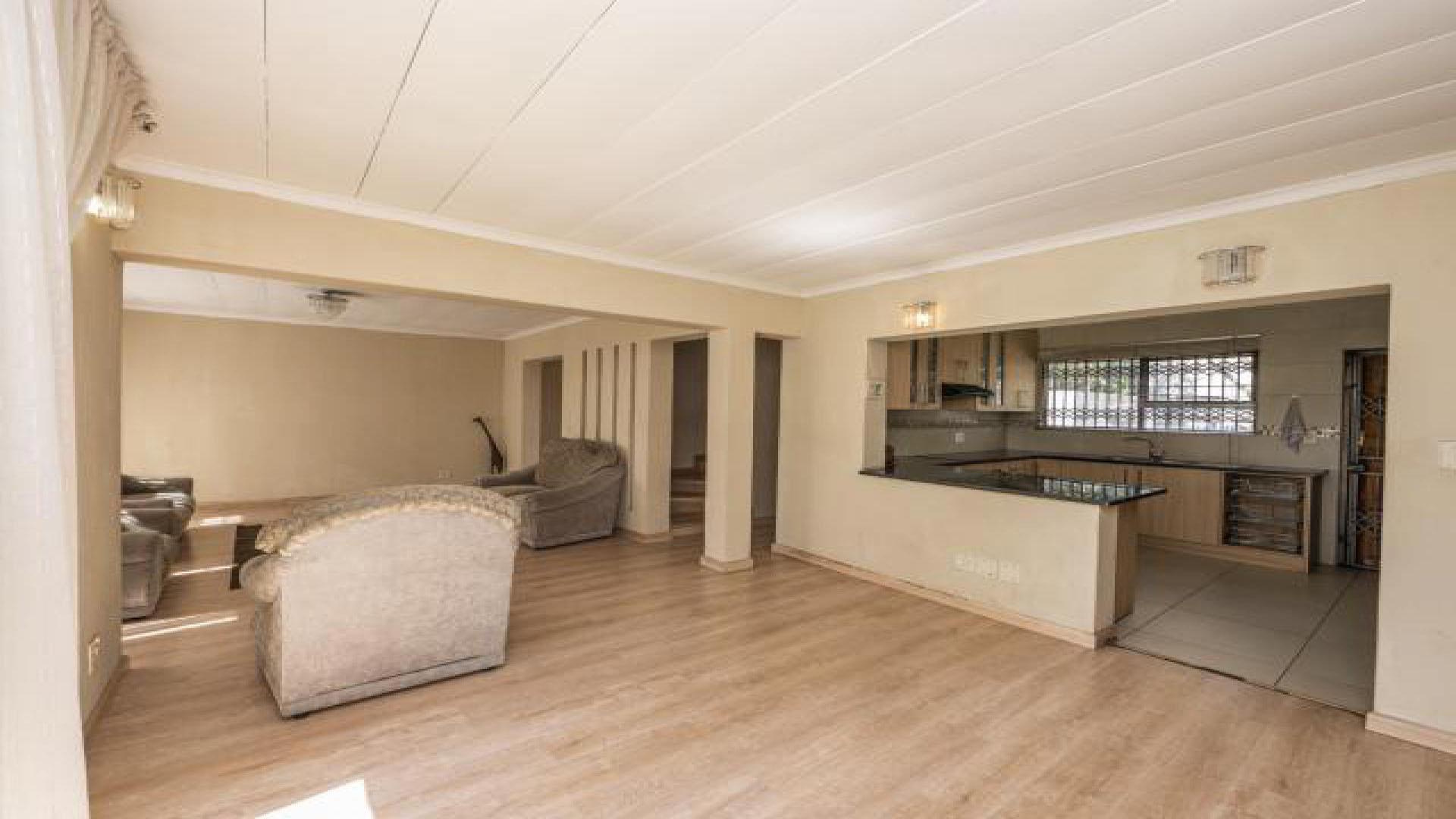 Dining Room - 14 square meters of property in Ridgeway