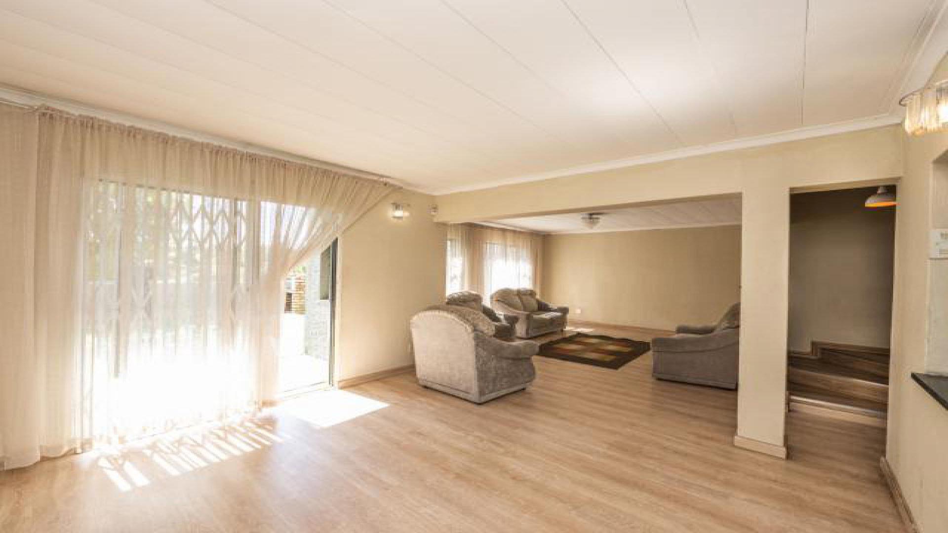 Dining Room - 14 square meters of property in Ridgeway