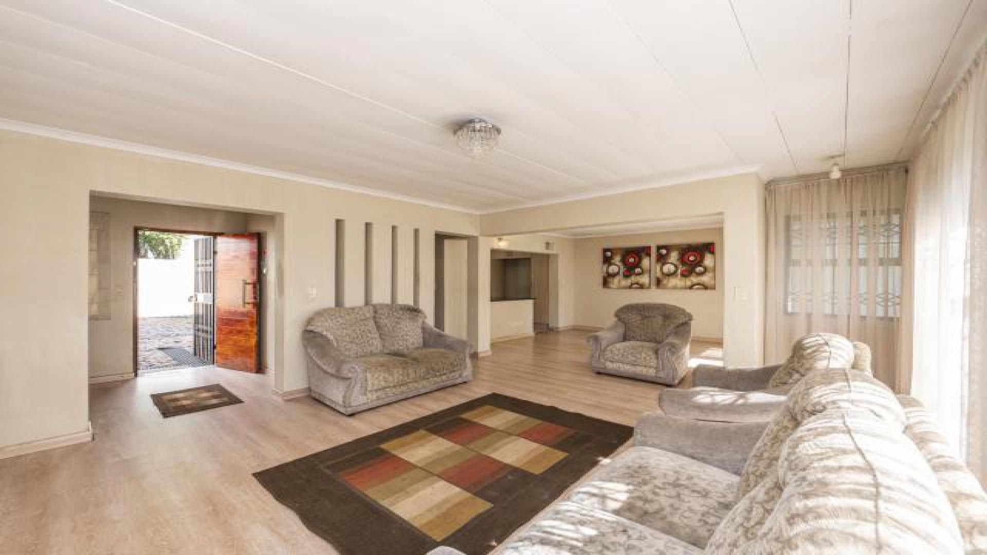 Lounges - 30 square meters of property in Ridgeway