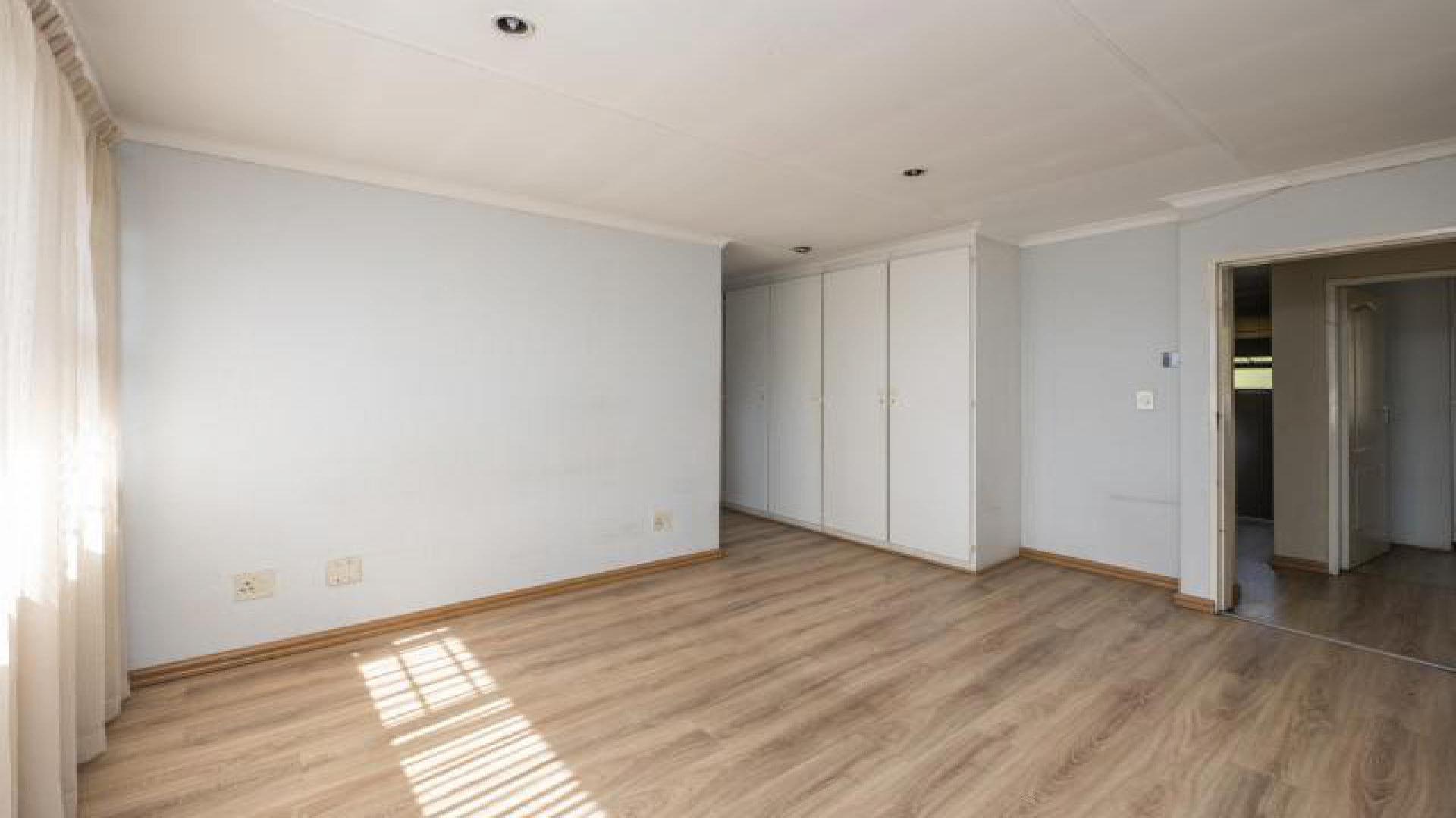 Bed Room 1 - 14 square meters of property in Ridgeway