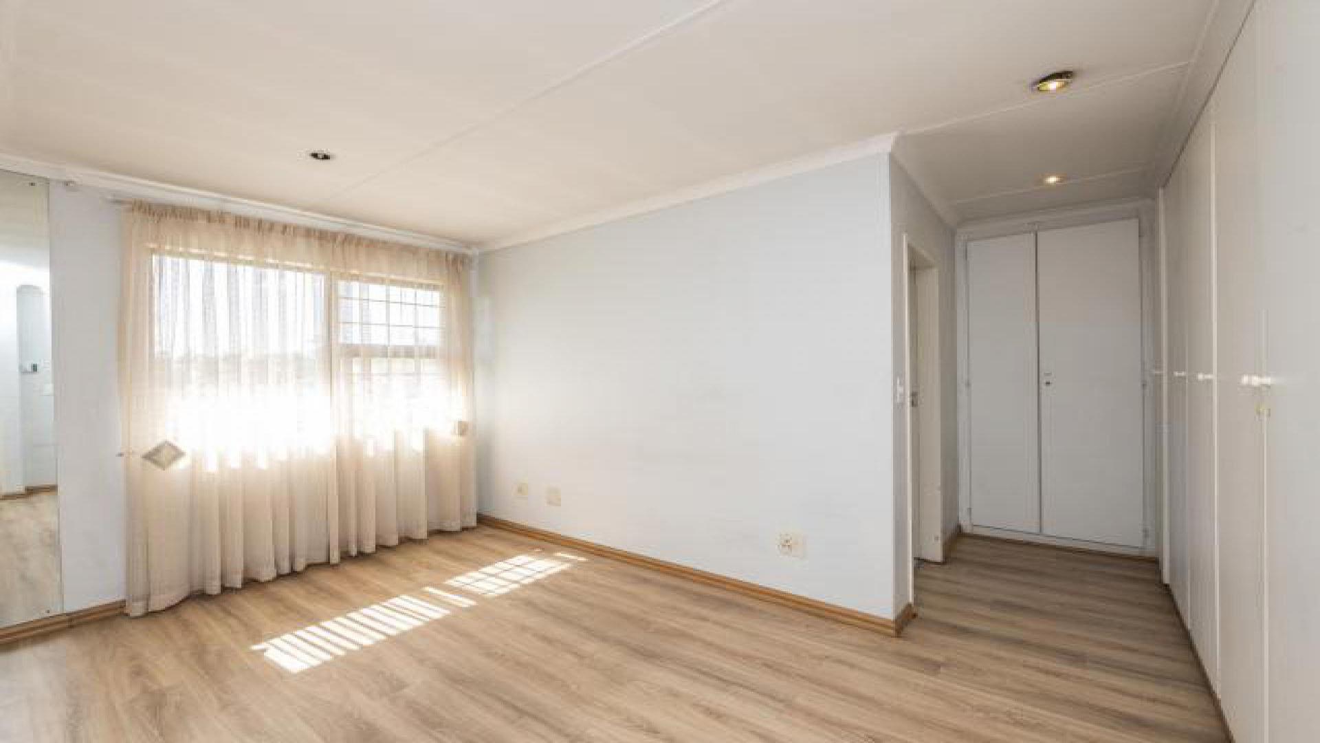 Bed Room 1 - 14 square meters of property in Ridgeway