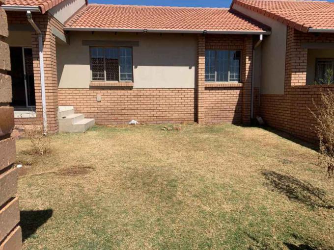 3 Bedroom Simplex for Sale For Sale in Mooikloof Ridge - MR504986