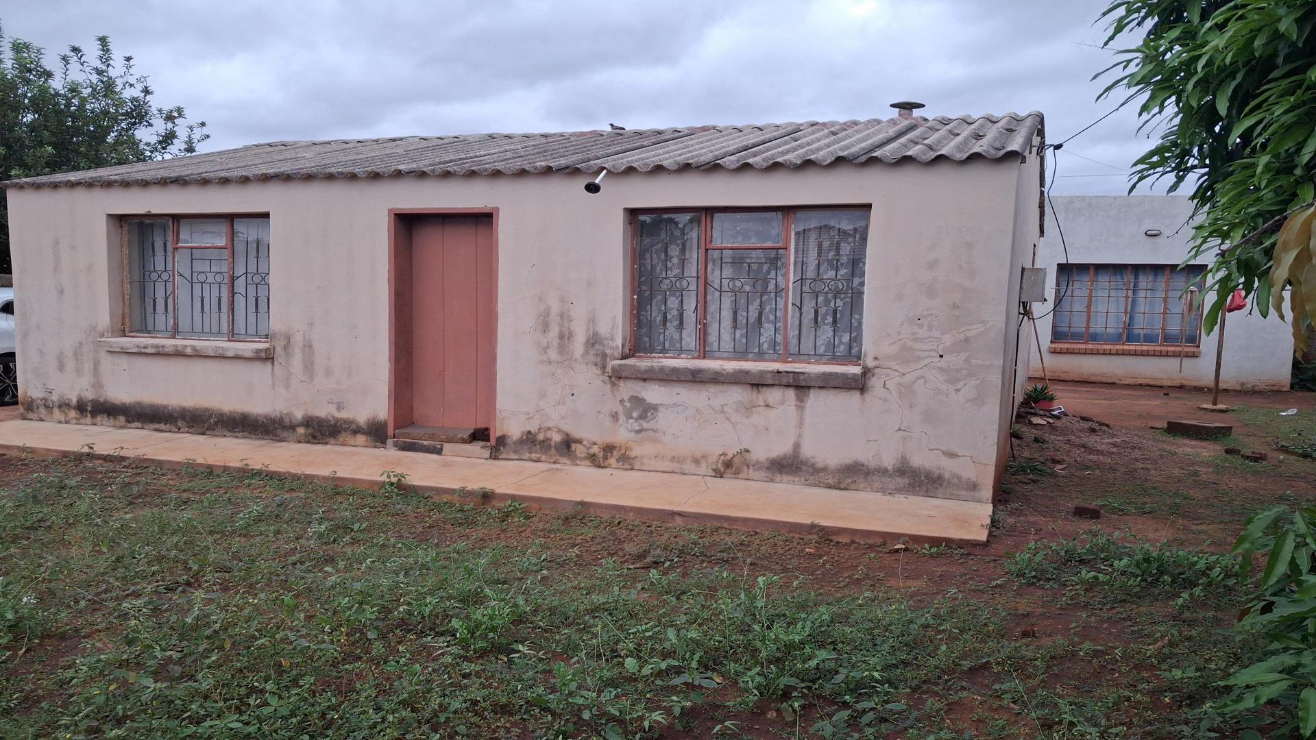 Front View of property in Mahwelereng