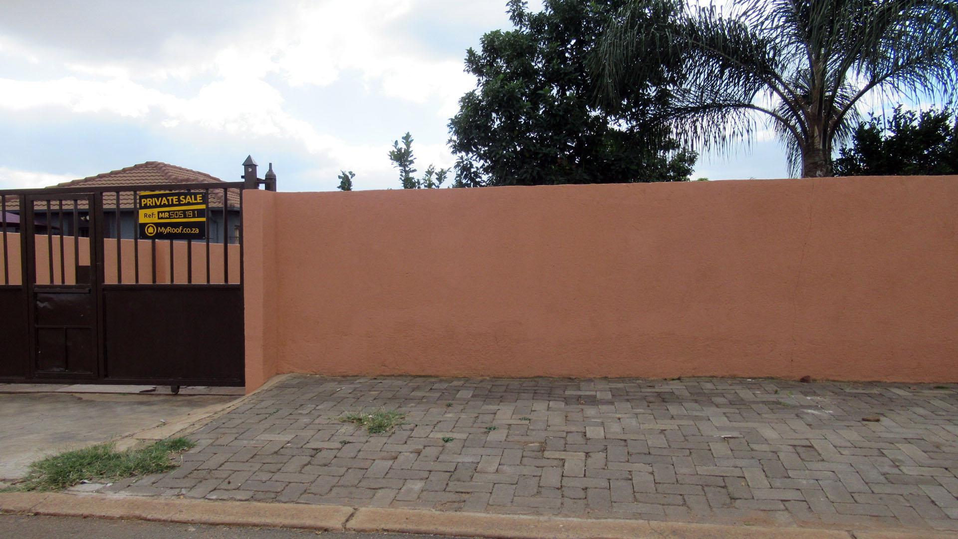 Front View of property in Soshanguve