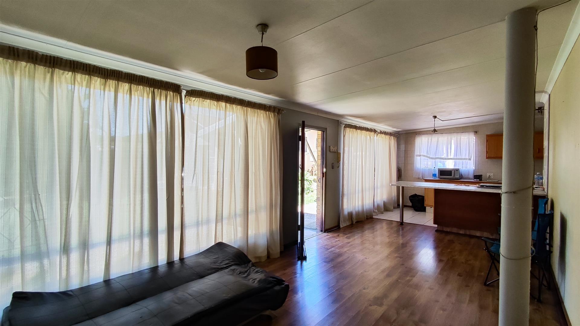 Lounges - 59 square meters of property in Lambton