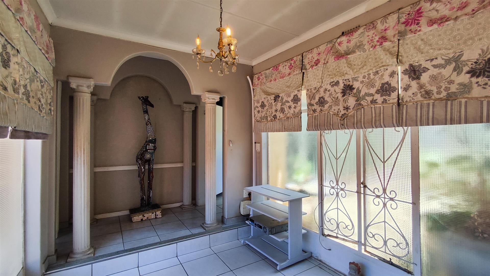 Spaces - 68 square meters of property in Lambton