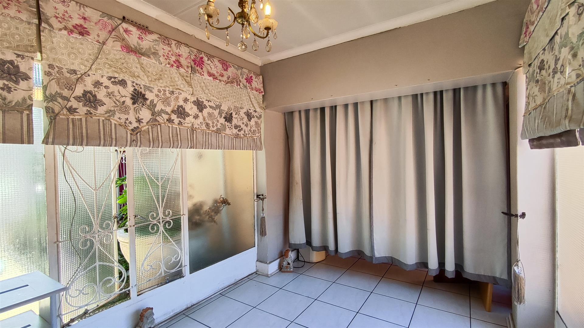 Spaces - 68 square meters of property in Lambton