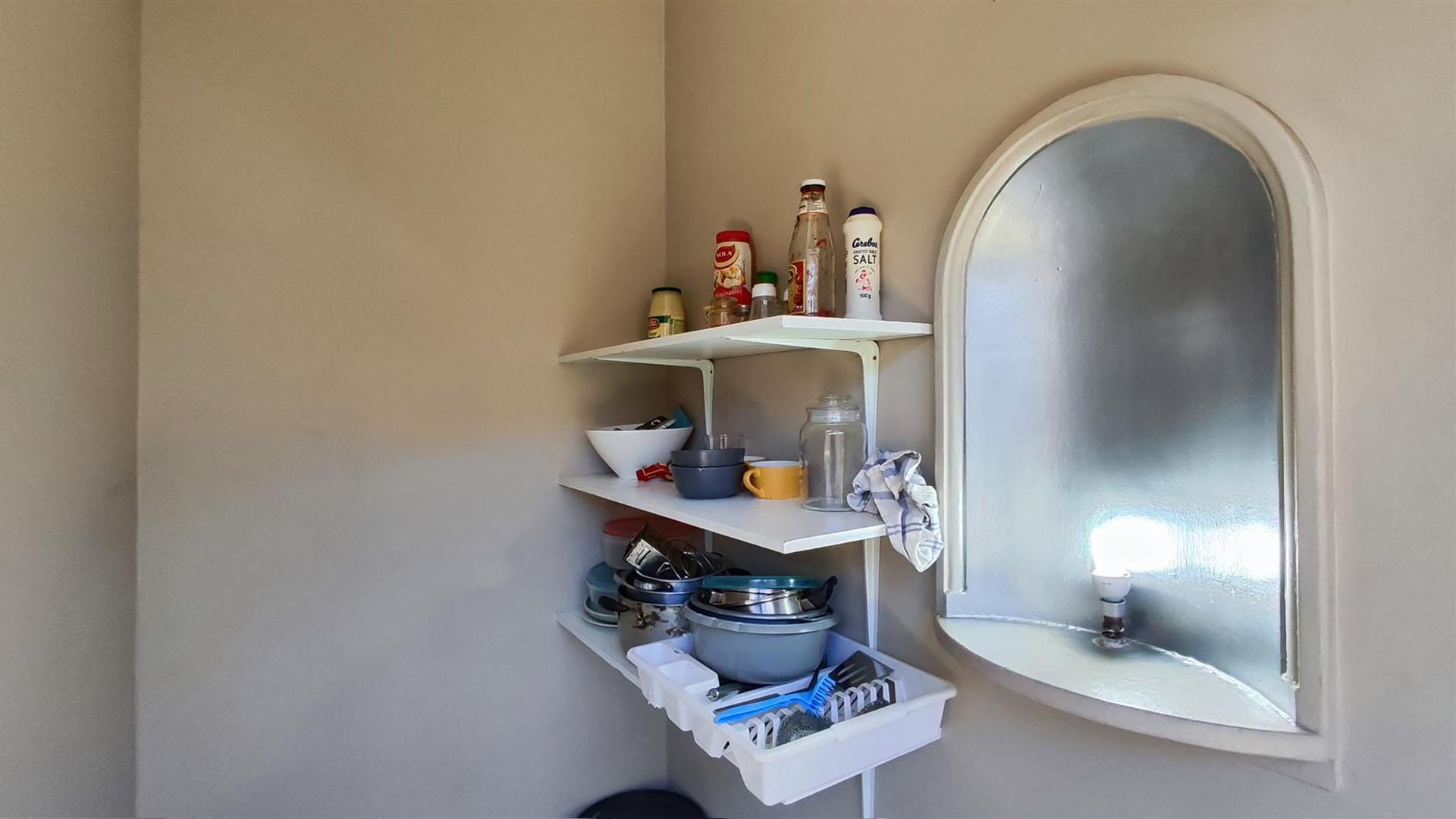 Spaces - 68 square meters of property in Lambton