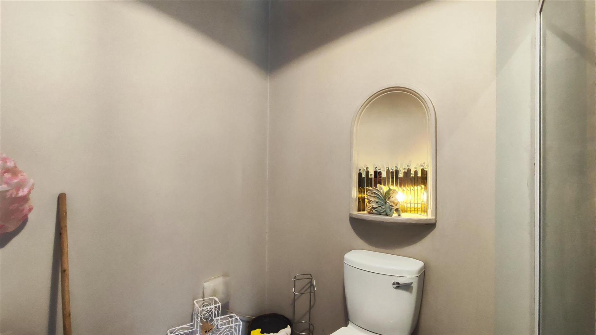 Bathroom 1 - 13 square meters of property in Lambton