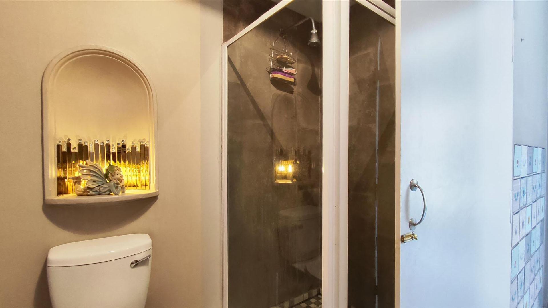 Bathroom 1 - 13 square meters of property in Lambton