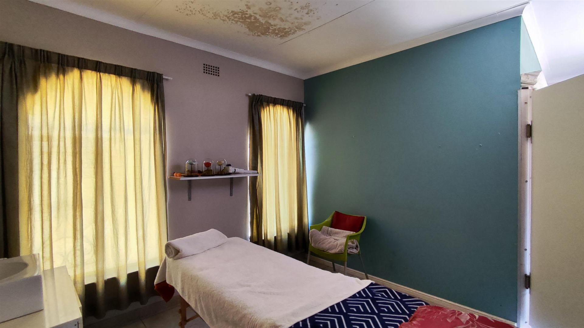 Rooms - 34 square meters of property in Lambton