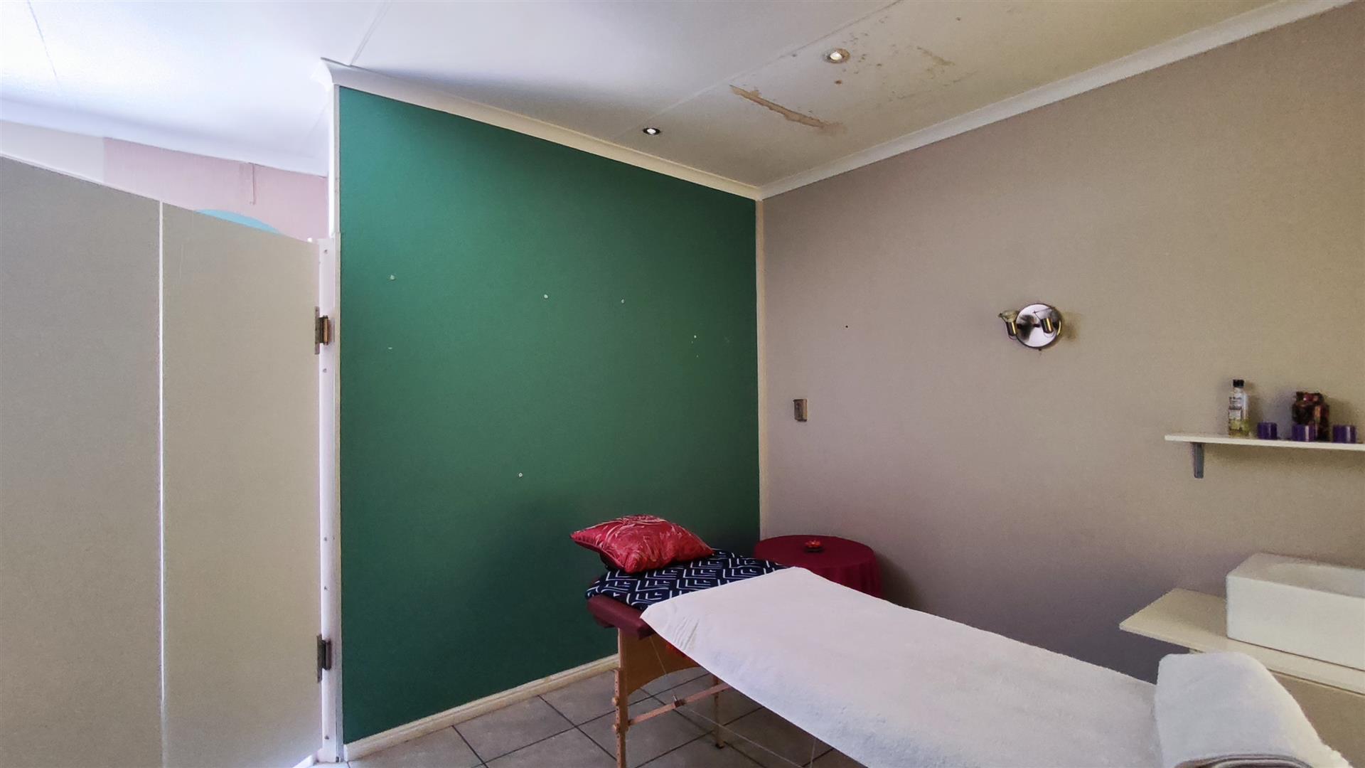 Rooms - 34 square meters of property in Lambton