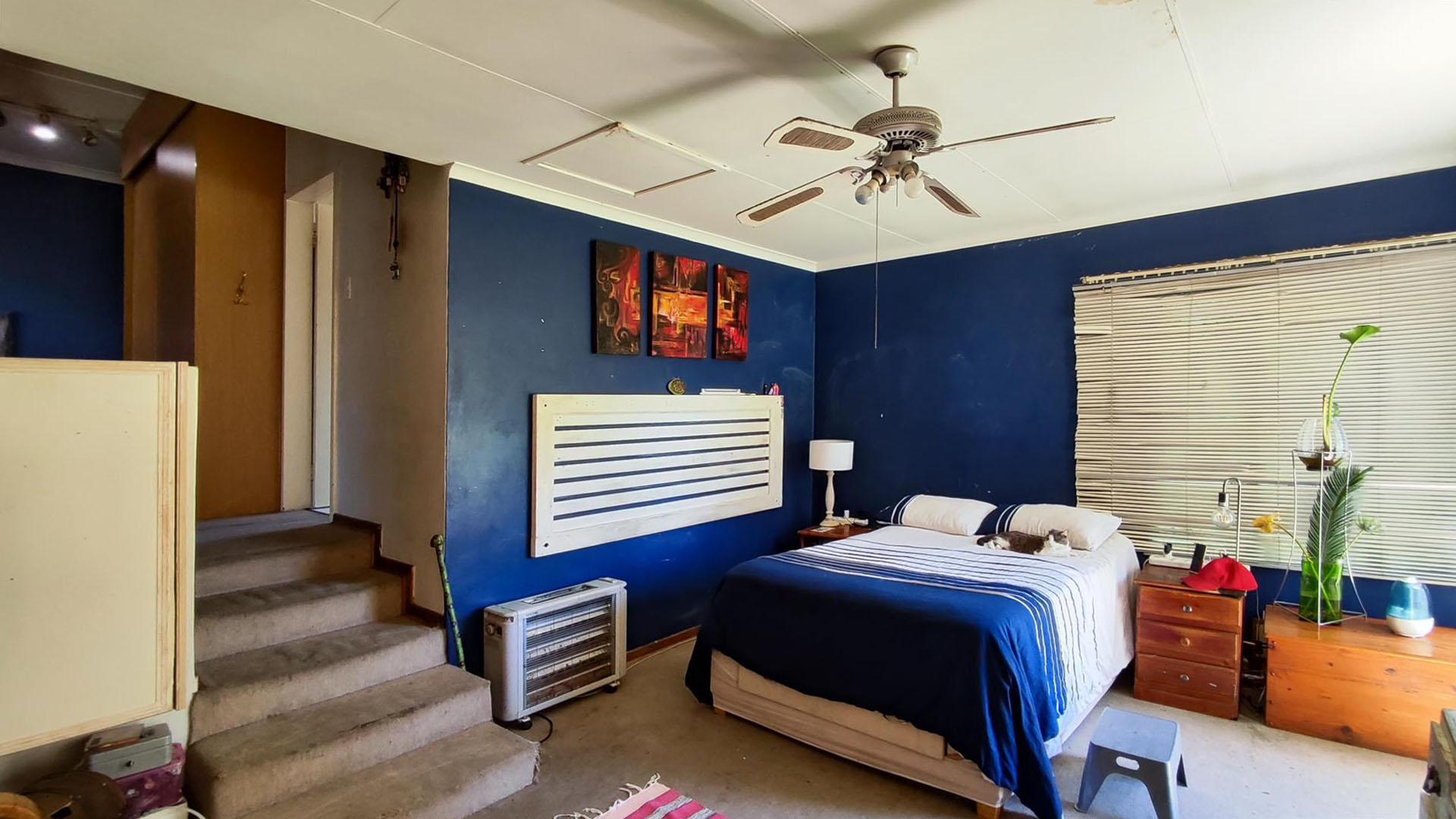 Main Bedroom - 39 square meters of property in Lambton