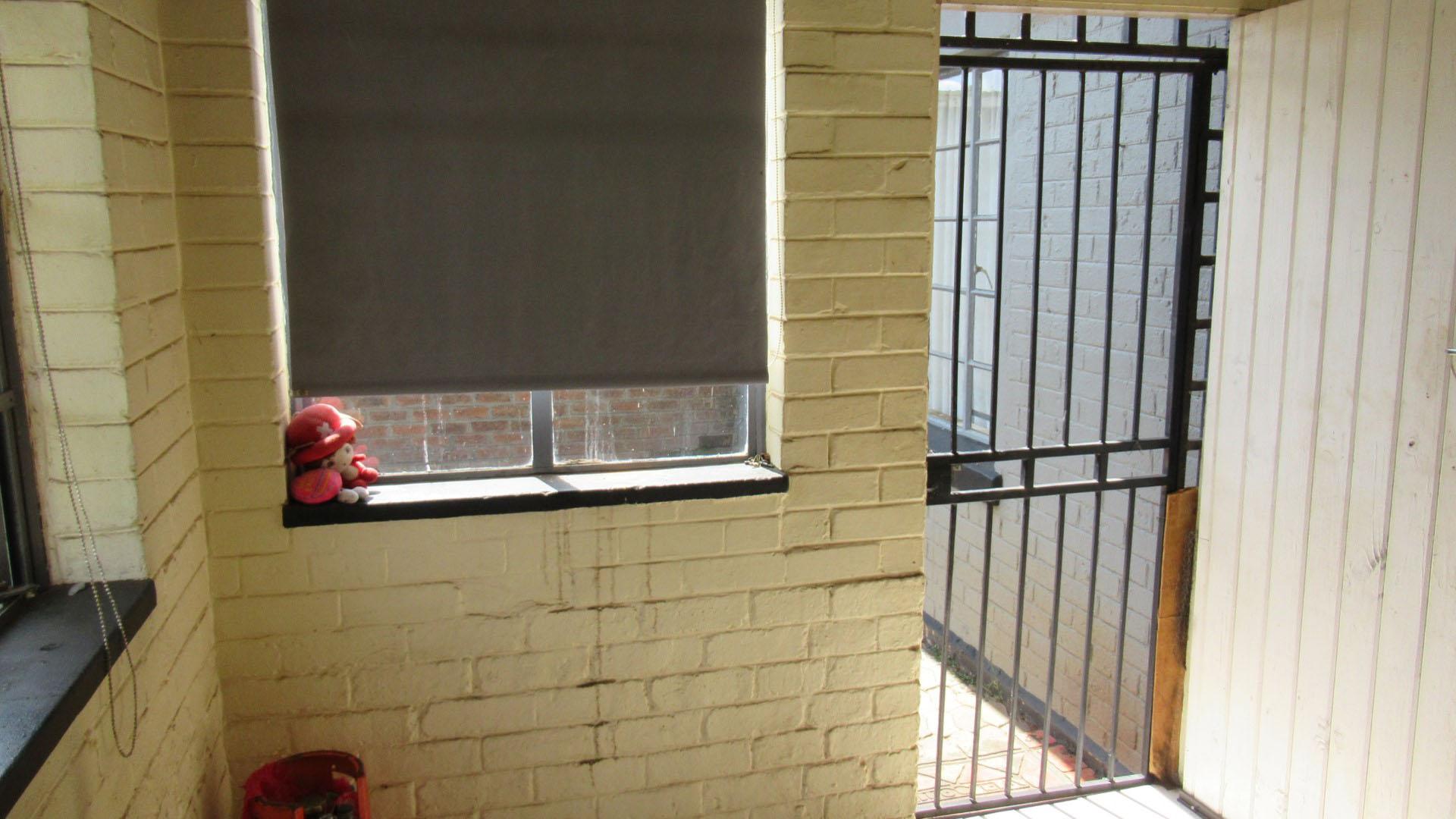 Rooms - 11 square meters of property in Daggafontein